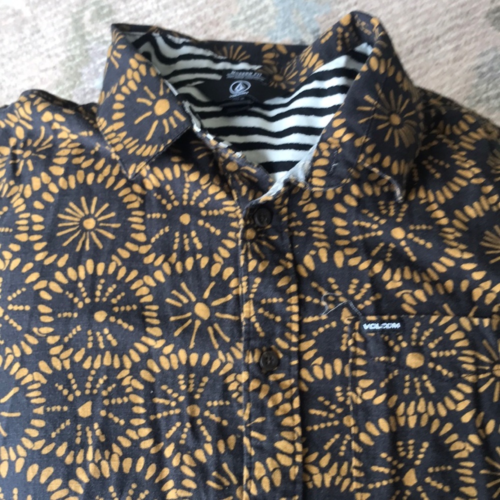 Volcom men’s dress shirt